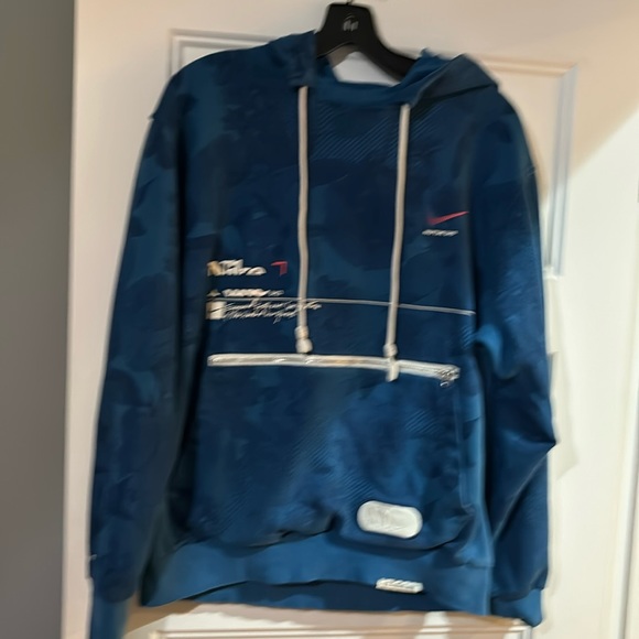 Nike sweatshirt size small - Picture 1 of 6
